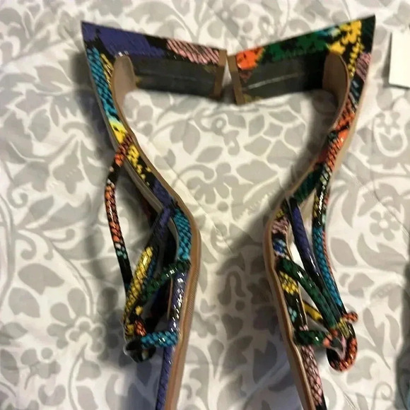 D high heel - Picture 7 of 8